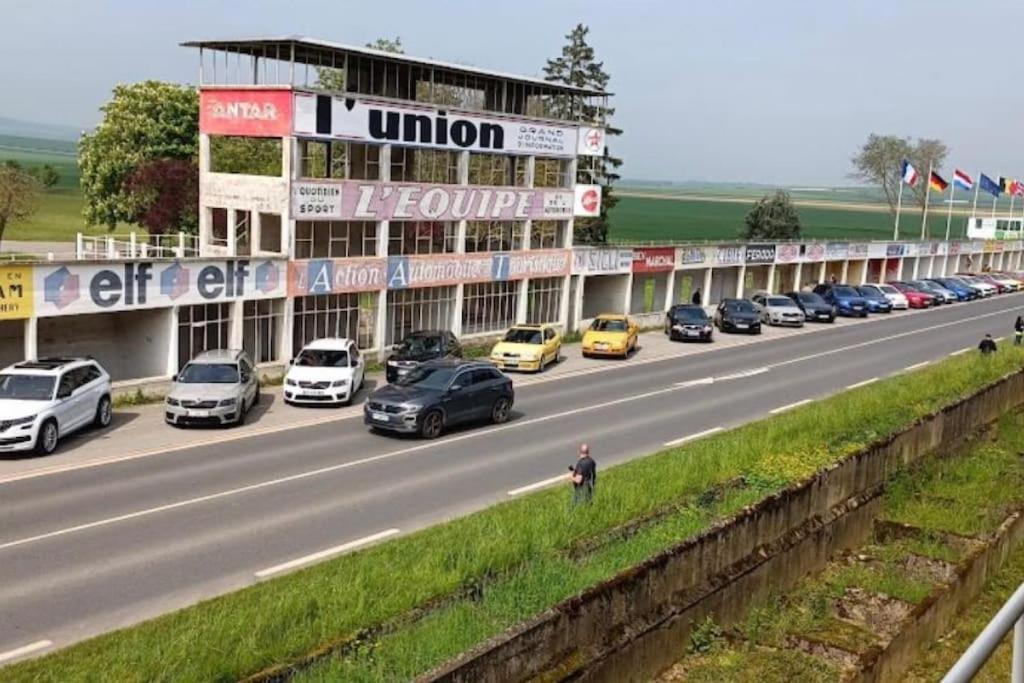Apartamento Champagne Sunset Gueux Exterior foto